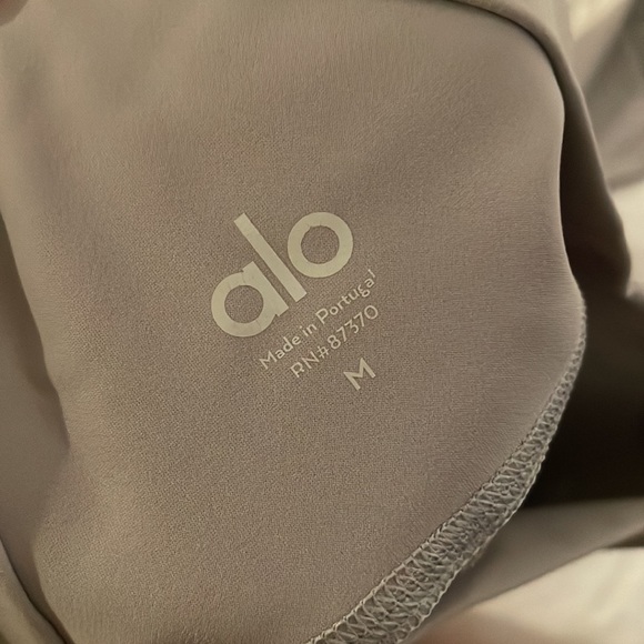 Alo Leggings - Picture 3 of 3